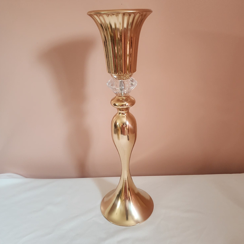 Elegant Shiny Curves Centerpiece 