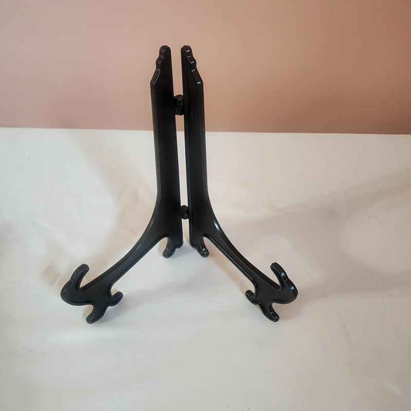 Medium Black Easel